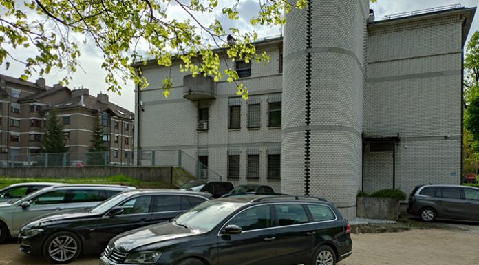 Nova parkirna mesta v Domžalah: kratkoročna rešitev ali dolgoročna težava?
