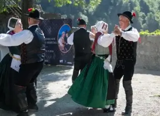 53. Dnevi narodnih noš in oblačilne dediščine v Kamniku