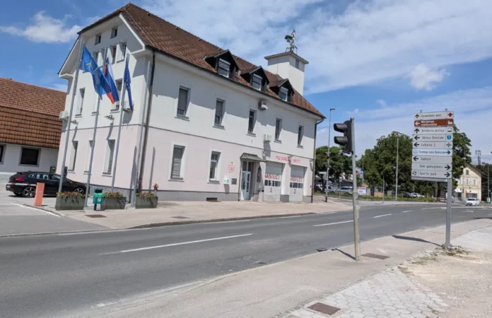 Večnamenski center Domžale - lokacija načrtovane gradnje na Savski cesti
